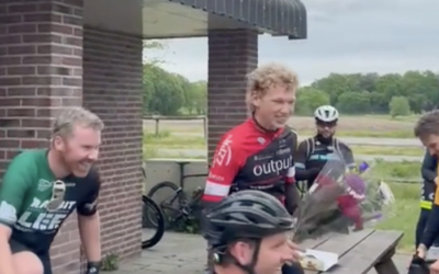 Bram Dahler pakt de bloemen in de 3e ZAC!